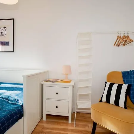 公寓 White Beds - For 6 People In The Center *