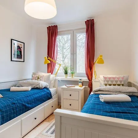 White Beds - For 6 People In The Center Lejlighed *